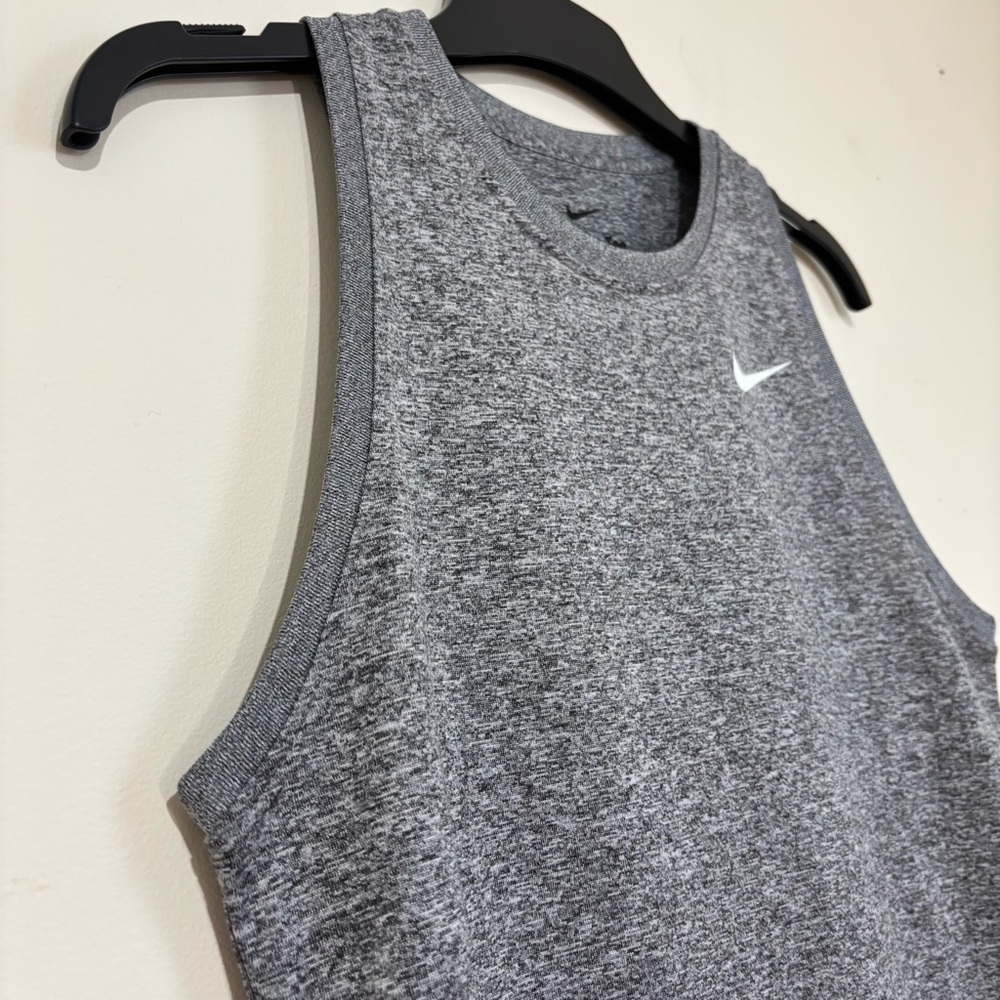 Nike Dri Fit women's XS Heather Gray breathe running Gym Workout tank Top - Picture 6 of 16